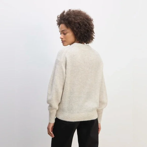 Everlane The Cocoon Crew in Alpaca Lightweight Sweater Almond Color size XXS - Picture 10 of 15